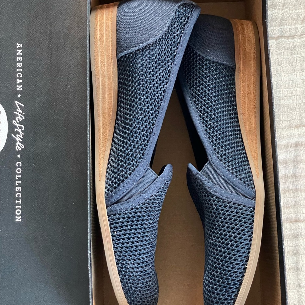 Dr Scholl’s Navy Flats